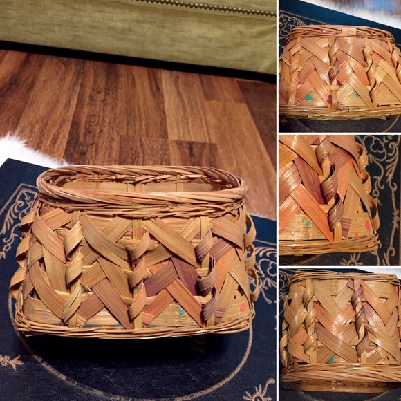 🦋2/$10 3/$15 4/$18 5/$20 Vintage 80s Basket